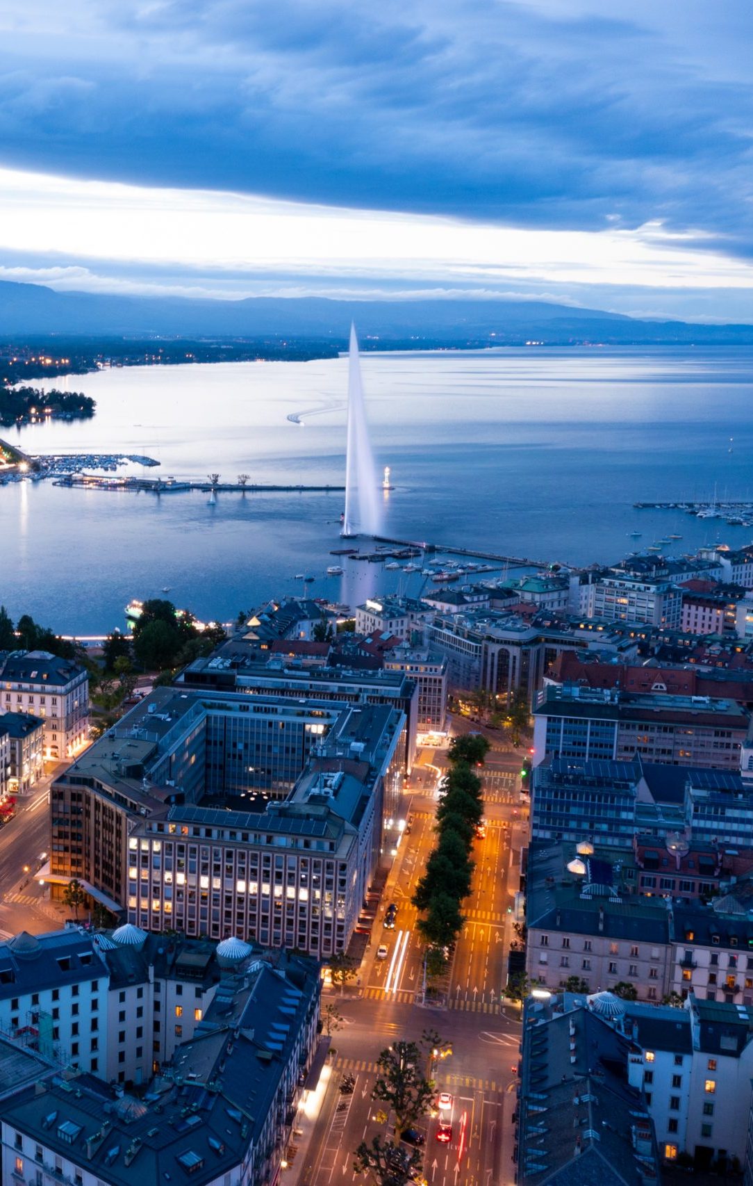 Luftaufnahme, Nacht, Blick, auf, Genf, Stadt, Uferpromenade, Skyline, in, der Schweiz